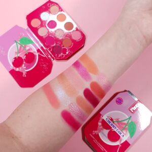 I Heart Revolution Cherry Cola Shadow Paletta - Image 4
